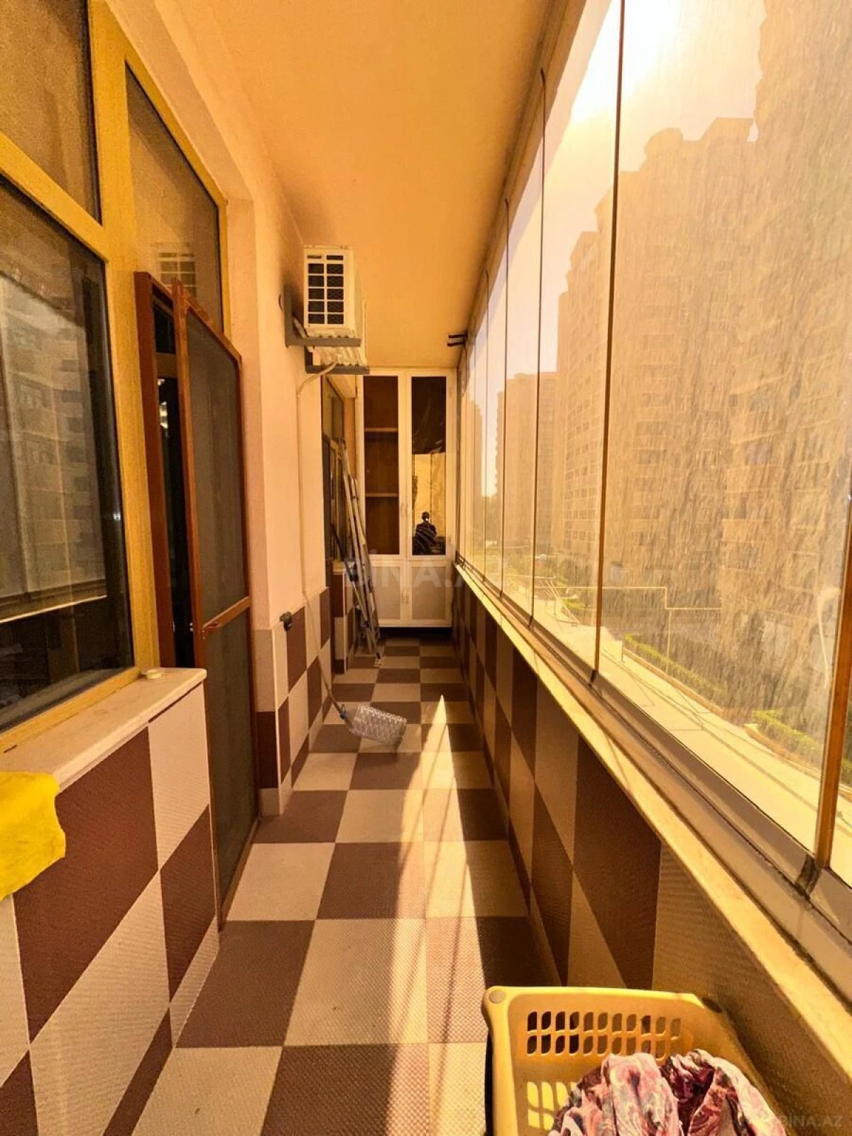 Satılır 4 otaqlı mənzil 205 m²