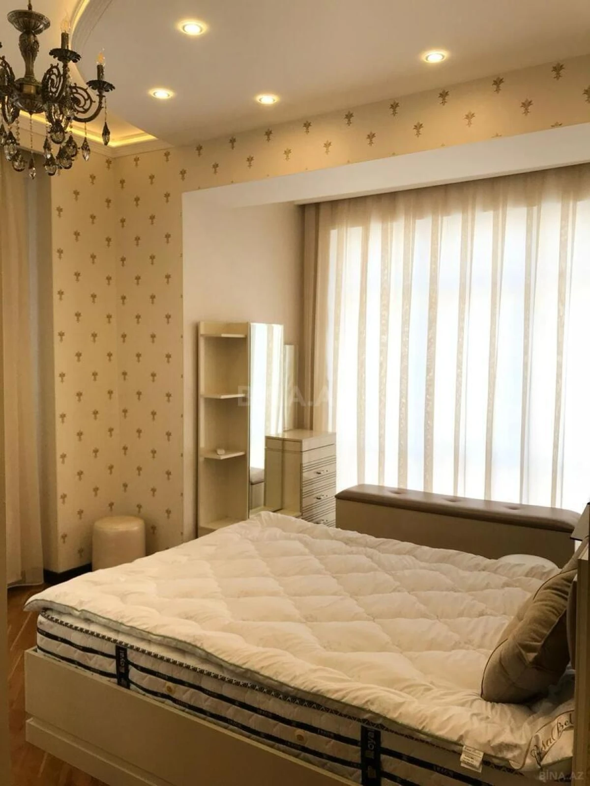 Kirayə verilir 3 otaqlı mənzil 120 m²
