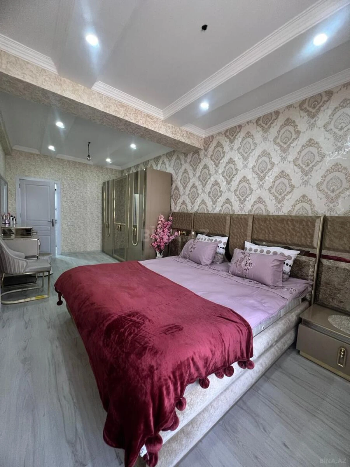 Kirayə verilir 2 otaqlı mənzil 78 m²