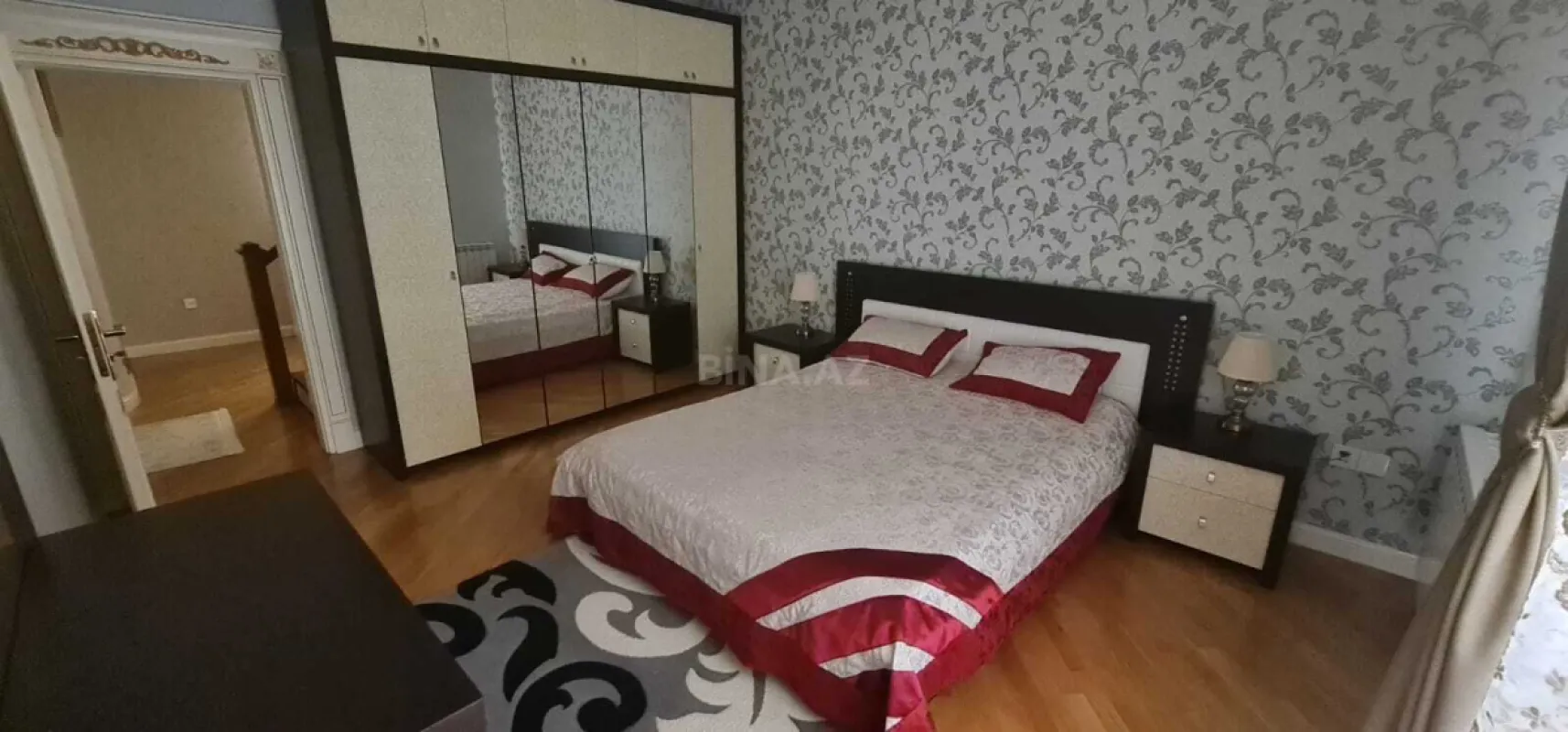 Satılır 6 otaqlı həyət evi 250 m²