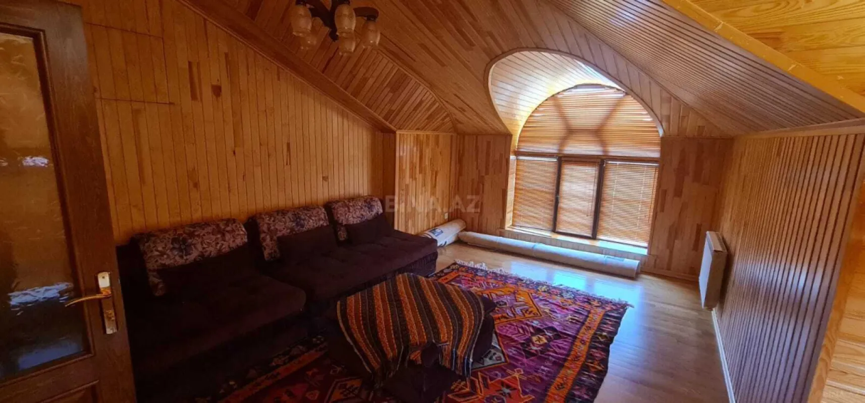 Satılır 6 otaqlı həyət evi 250 m²