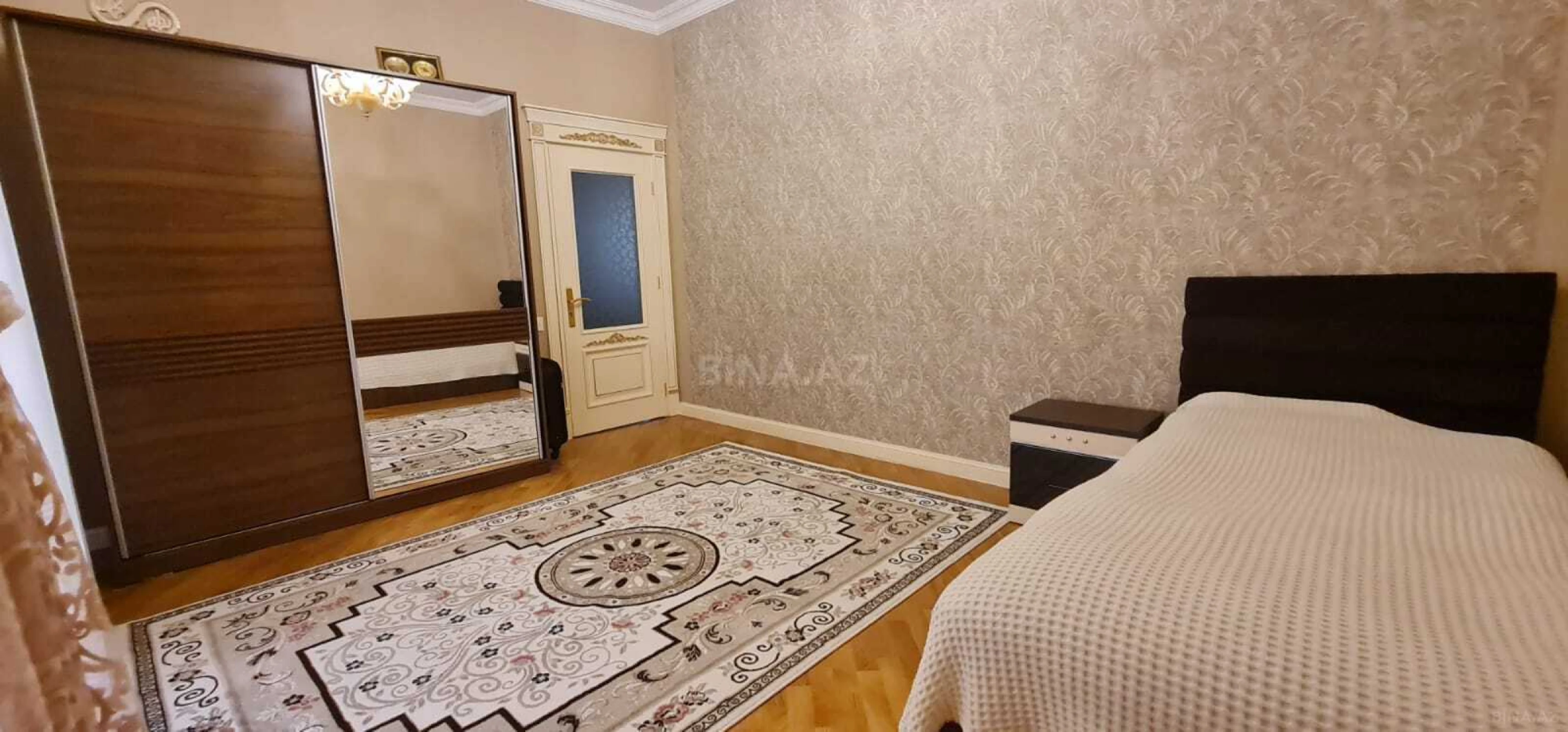 Satılır 6 otaqlı həyət evi 250 m²