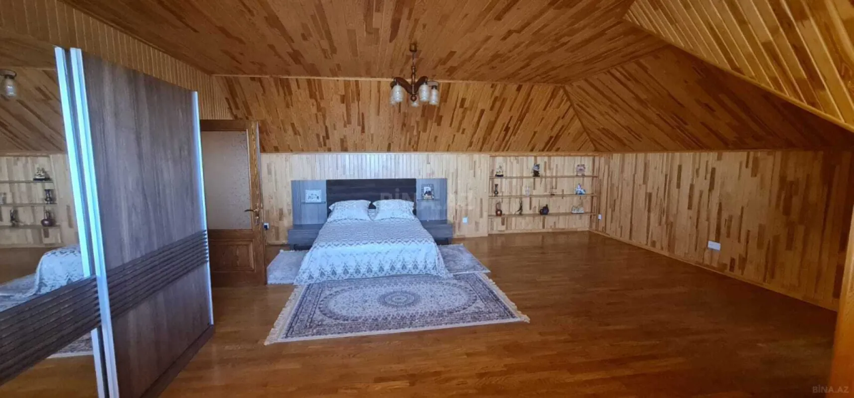 Satılır 6 otaqlı həyət evi 250 m²