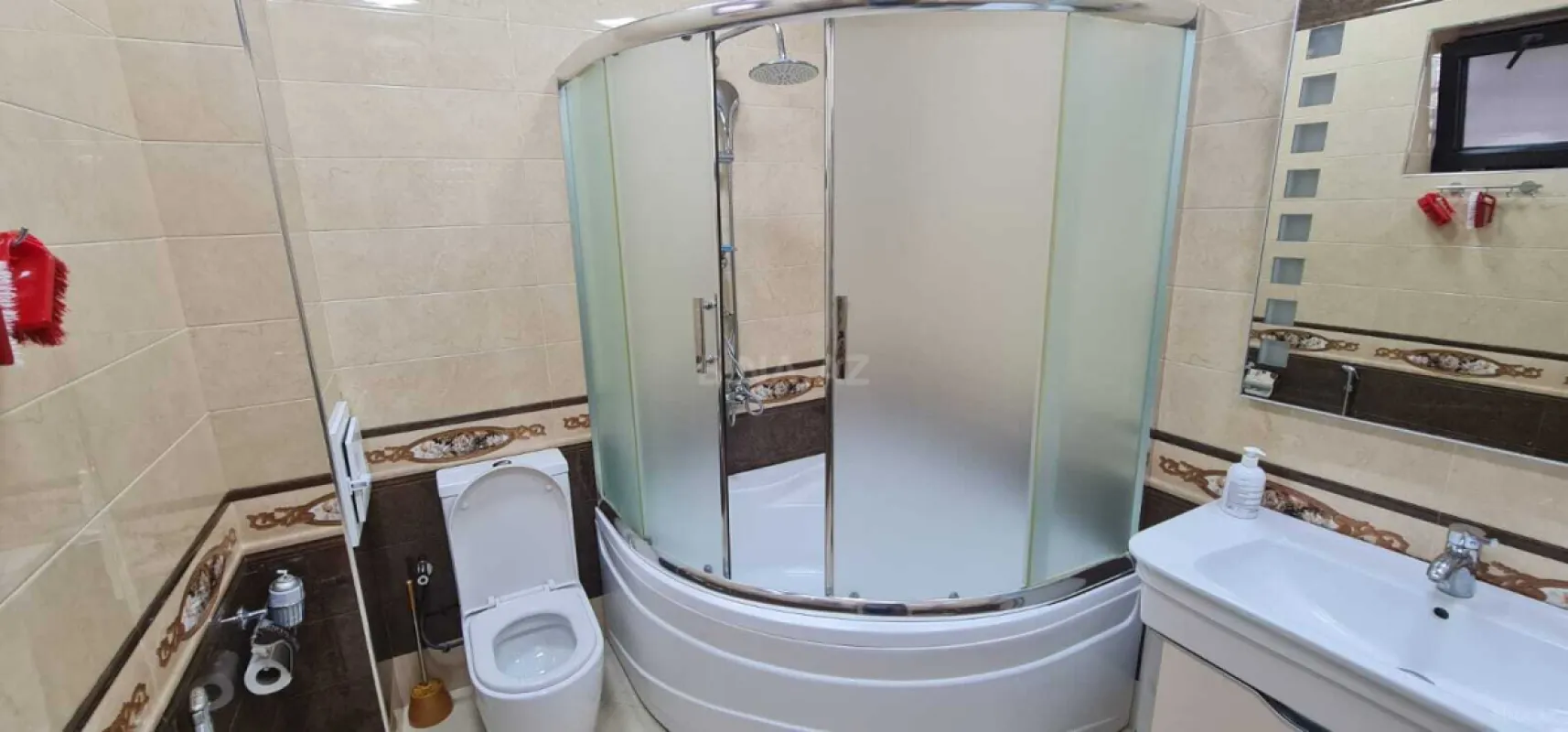 Satılır 6 otaqlı həyət evi 250 m²