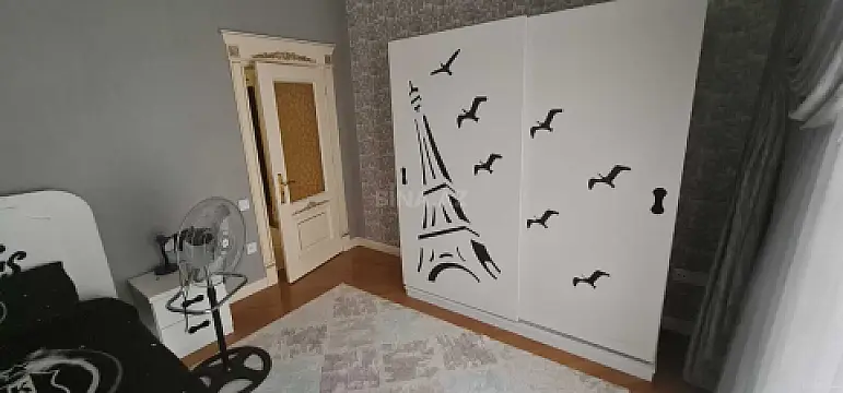 Satılır 6 otaqlı həyət evi 250 m²