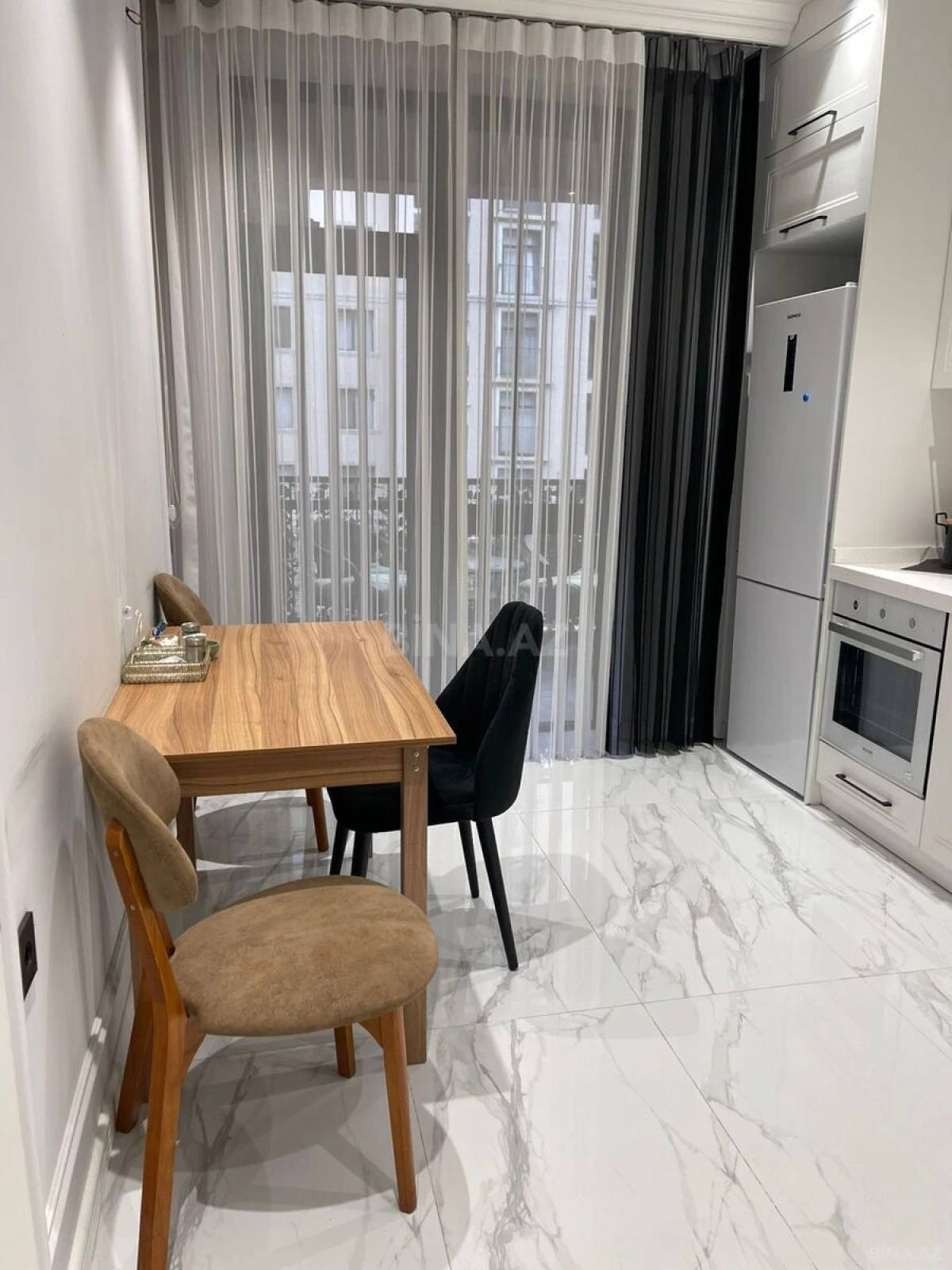 Kirayə verilir 3 otaqlı mənzil 130 m²