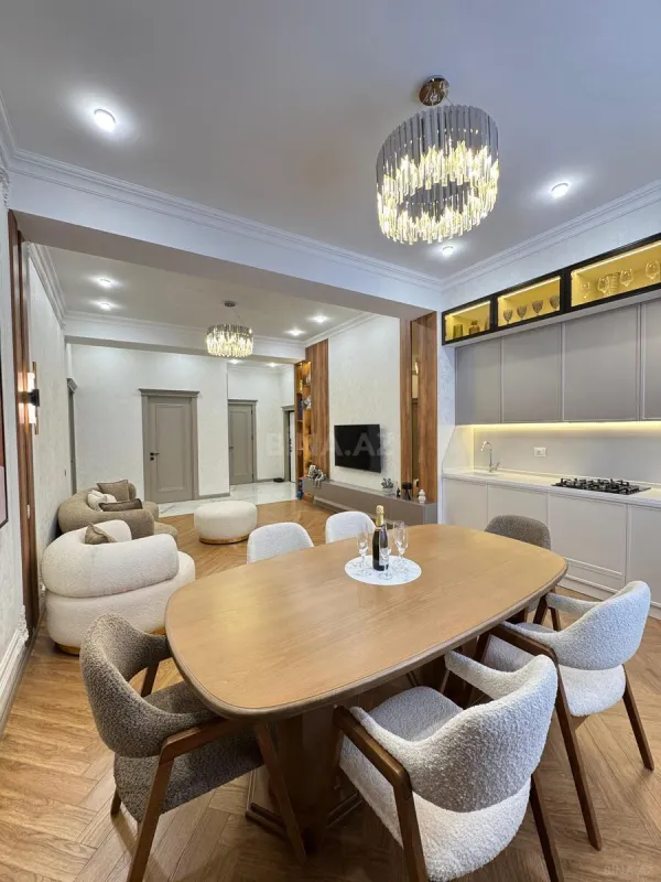 Kirayə verilir 3 otaqlı mənzil 115 m²