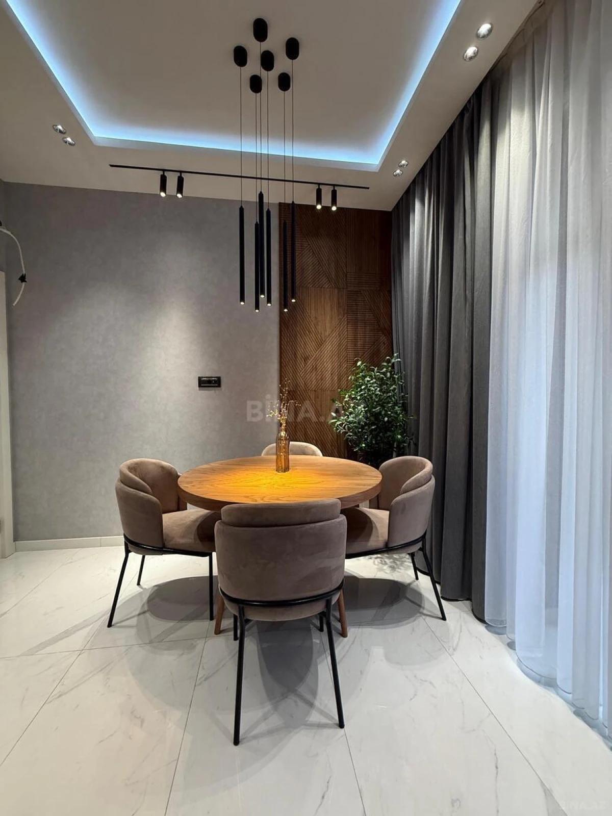 Kirayə verilir 3 otaqlı mənzil 130 m²