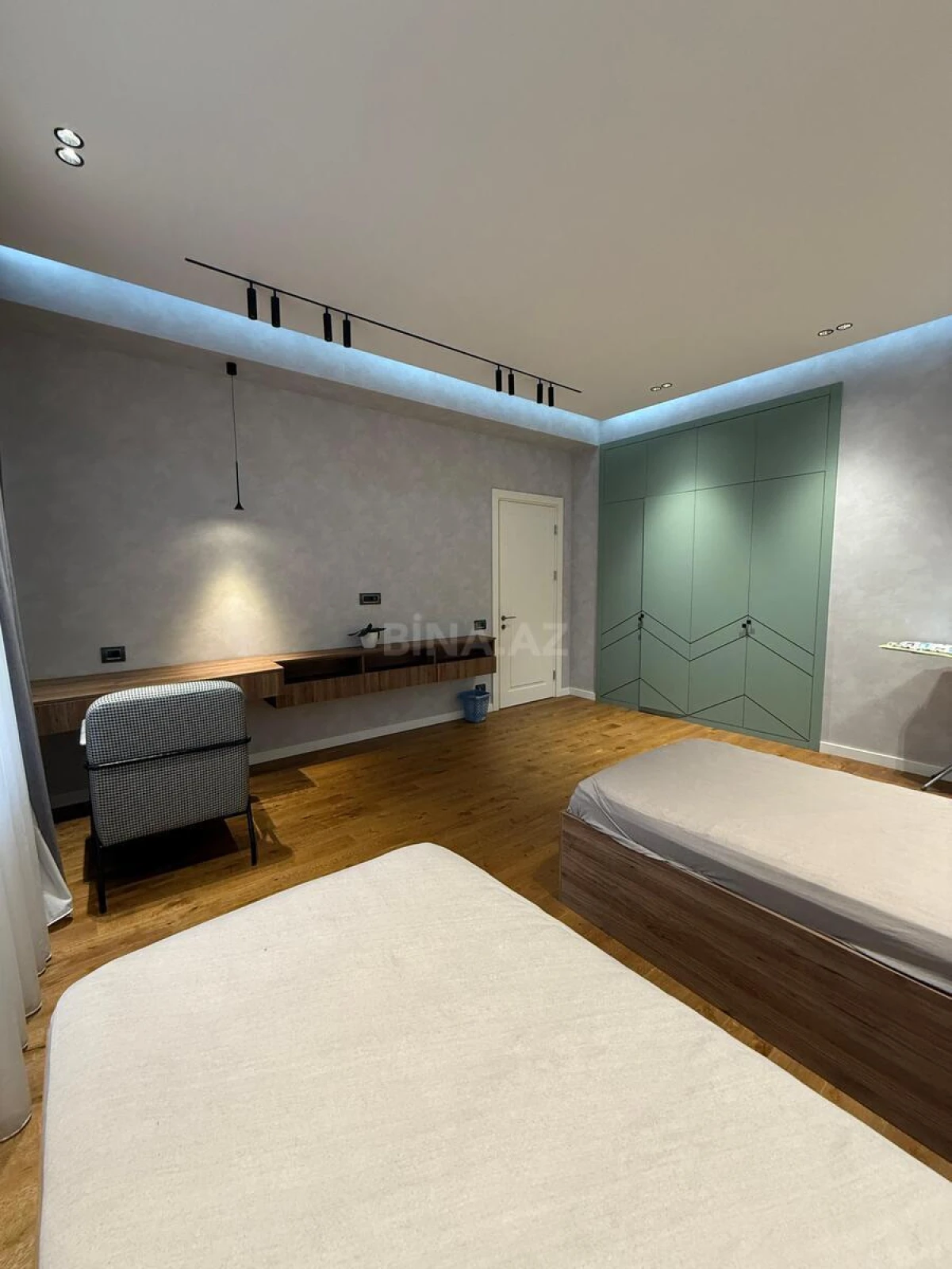 Kirayə verilir 3 otaqlı mənzil 130 m²