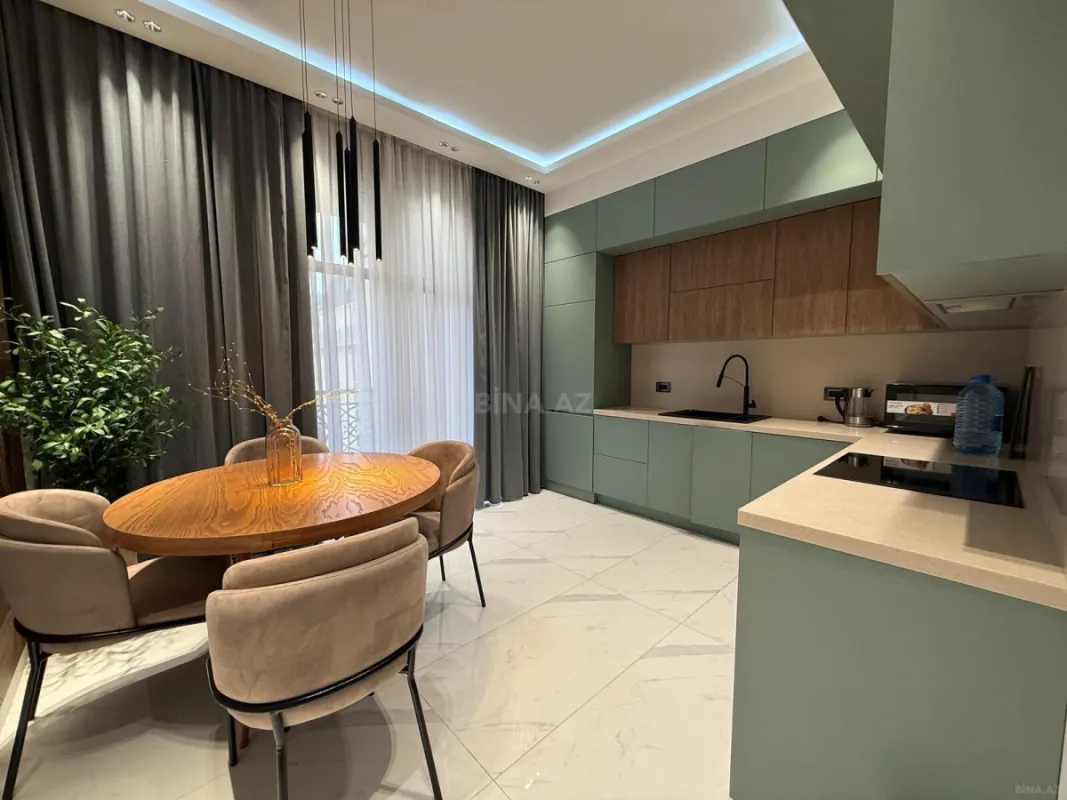 Kirayə verilir 3 otaqlı mənzil 130 m²