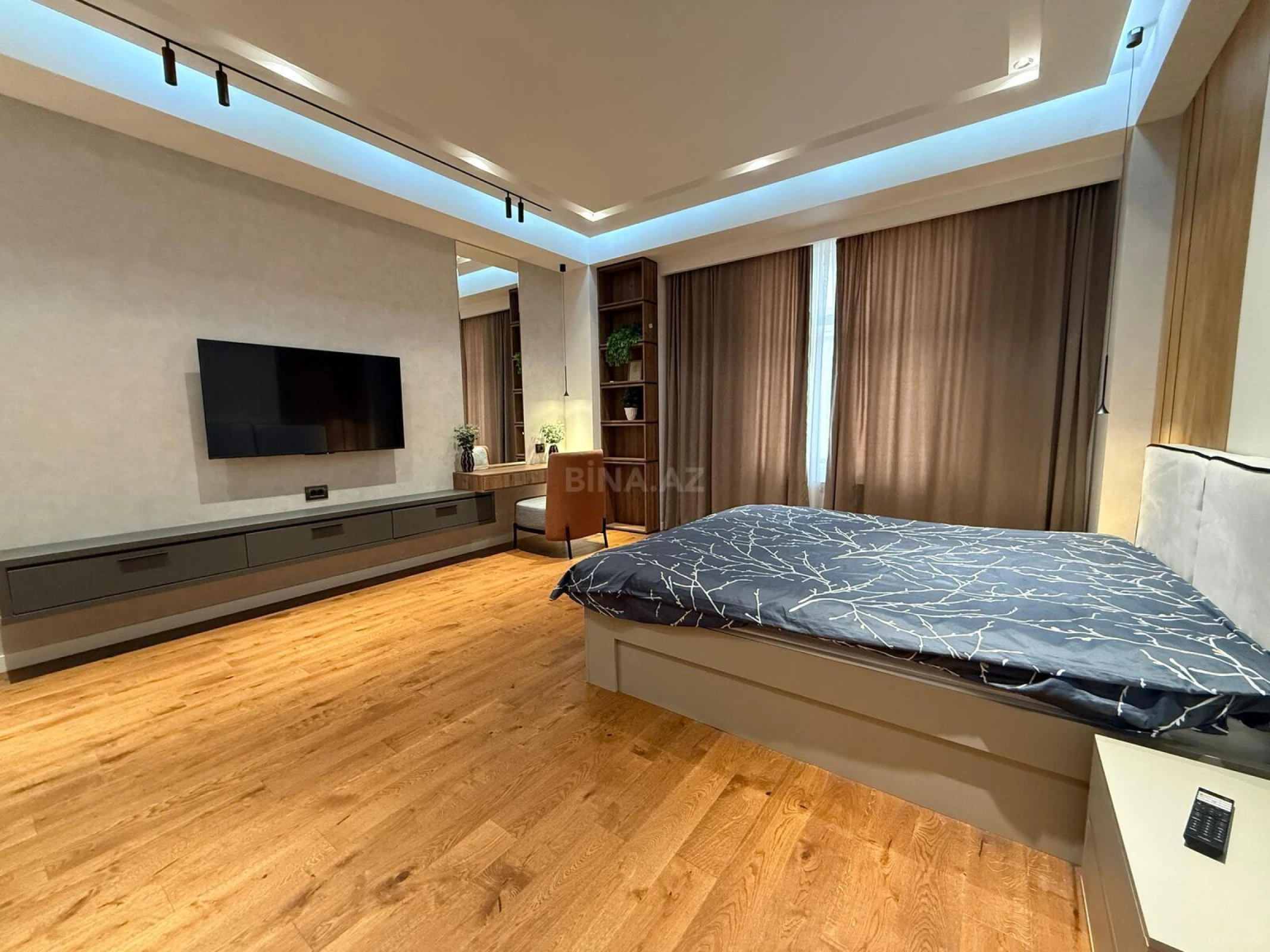 Kirayə verilir 3 otaqlı mənzil 130 m²