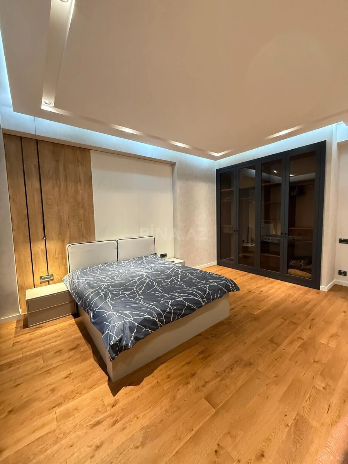 Kirayə verilir 3 otaqlı mənzil 130 m²