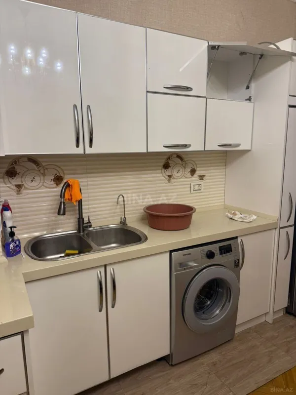 Satılır 3 otaqlı mənzil 135 m²