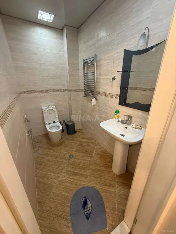 Satılır 3 otaqlı mənzil 135 m²