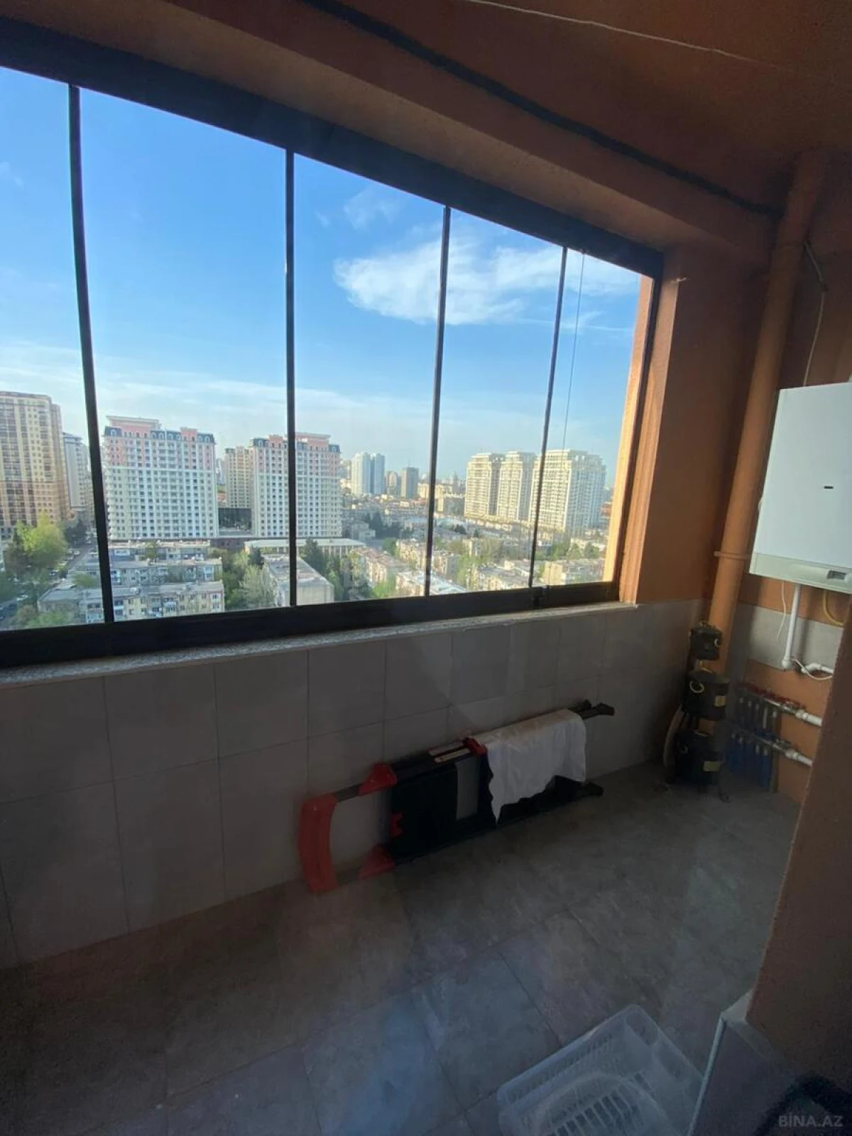 Satılır 3 otaqlı mənzil 115 m²