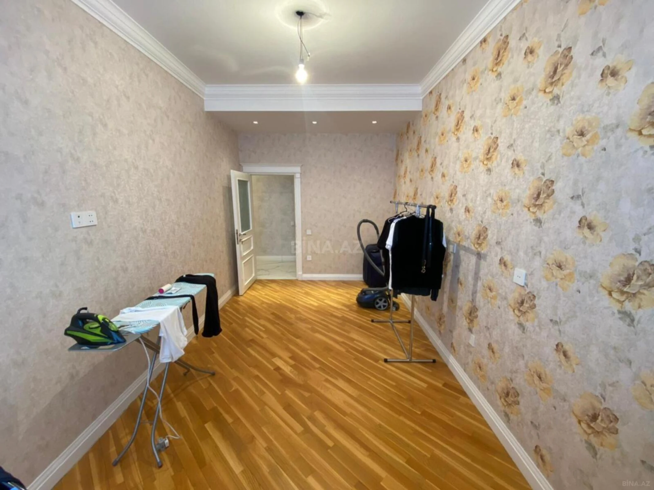 Satılır 3 otaqlı mənzil 115 m²