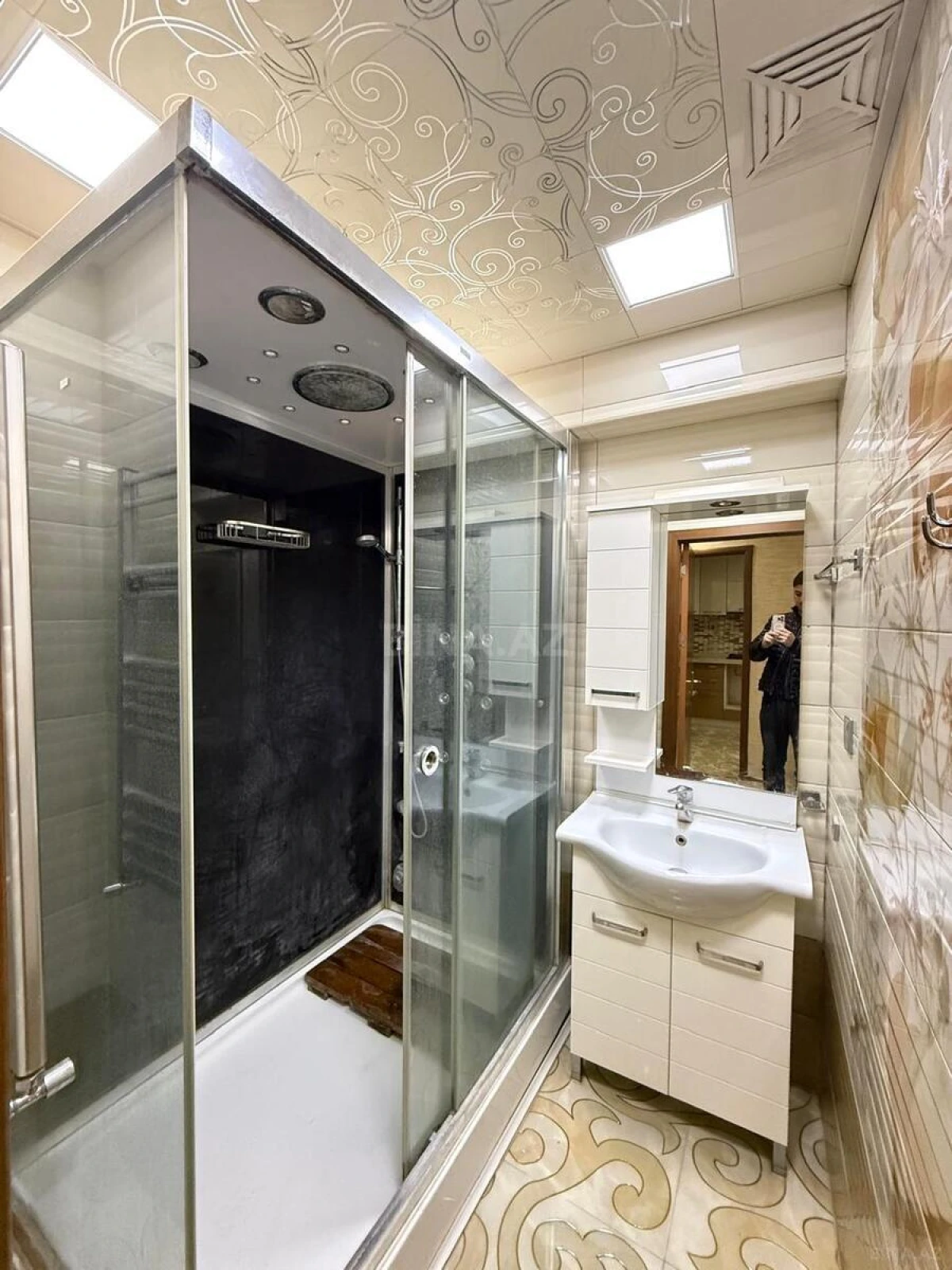 Satılır 2 otaqlı mənzil 65 m²