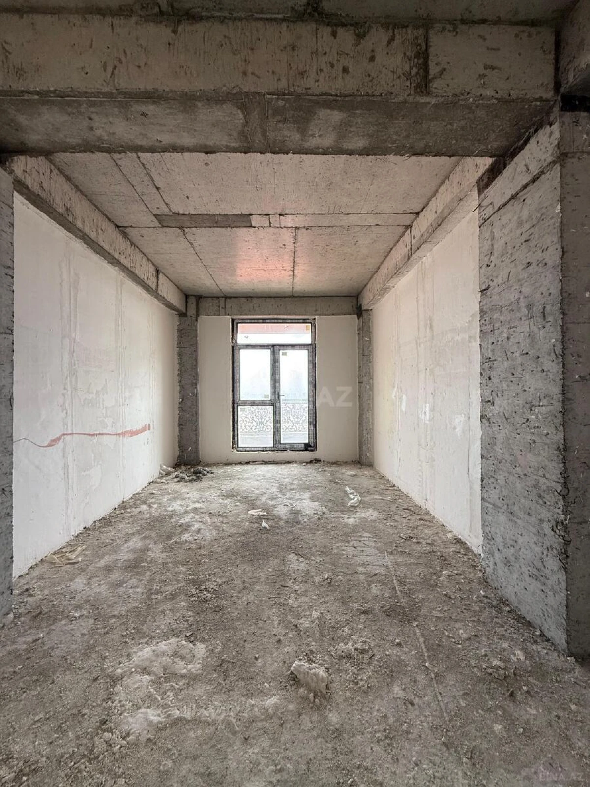 Satılır 4 otaqlı mənzil 245 m²