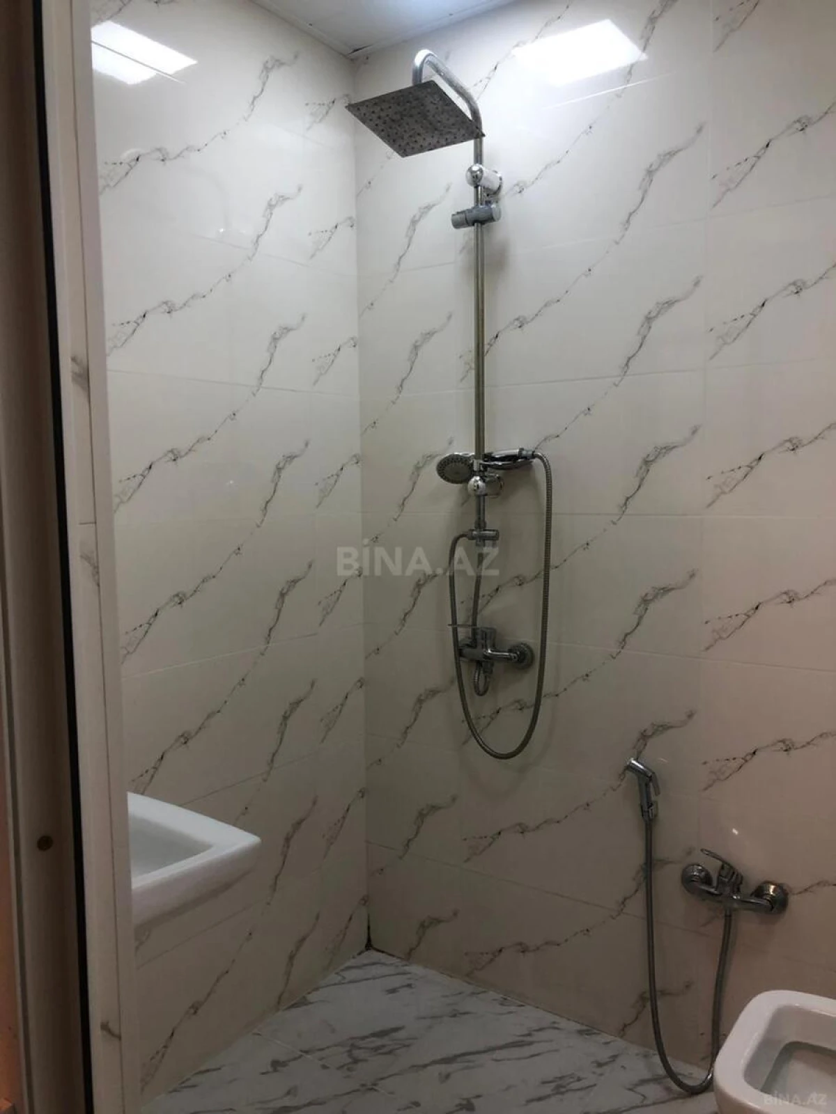 Kirayə verilir 2 otaqlı mənzil 65 m²