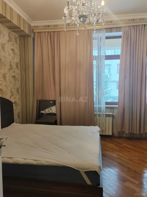 Kirayə verilir 2 otaqlı mənzil 100 m²