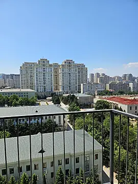 Satılır 2 otaqlı mənzil 69 m²