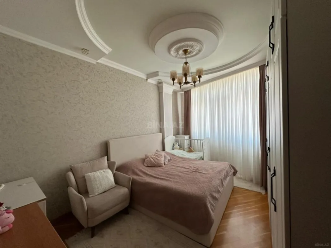 Satılır 2 otaqlı mənzil 88 m²