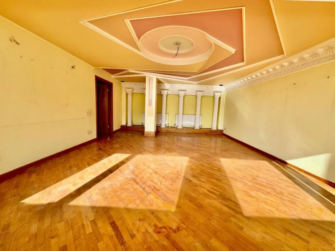 Satılır 3 otaqlı mənzil 137 m²