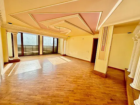 Satılır 3 otaqlı mənzil 137 m²