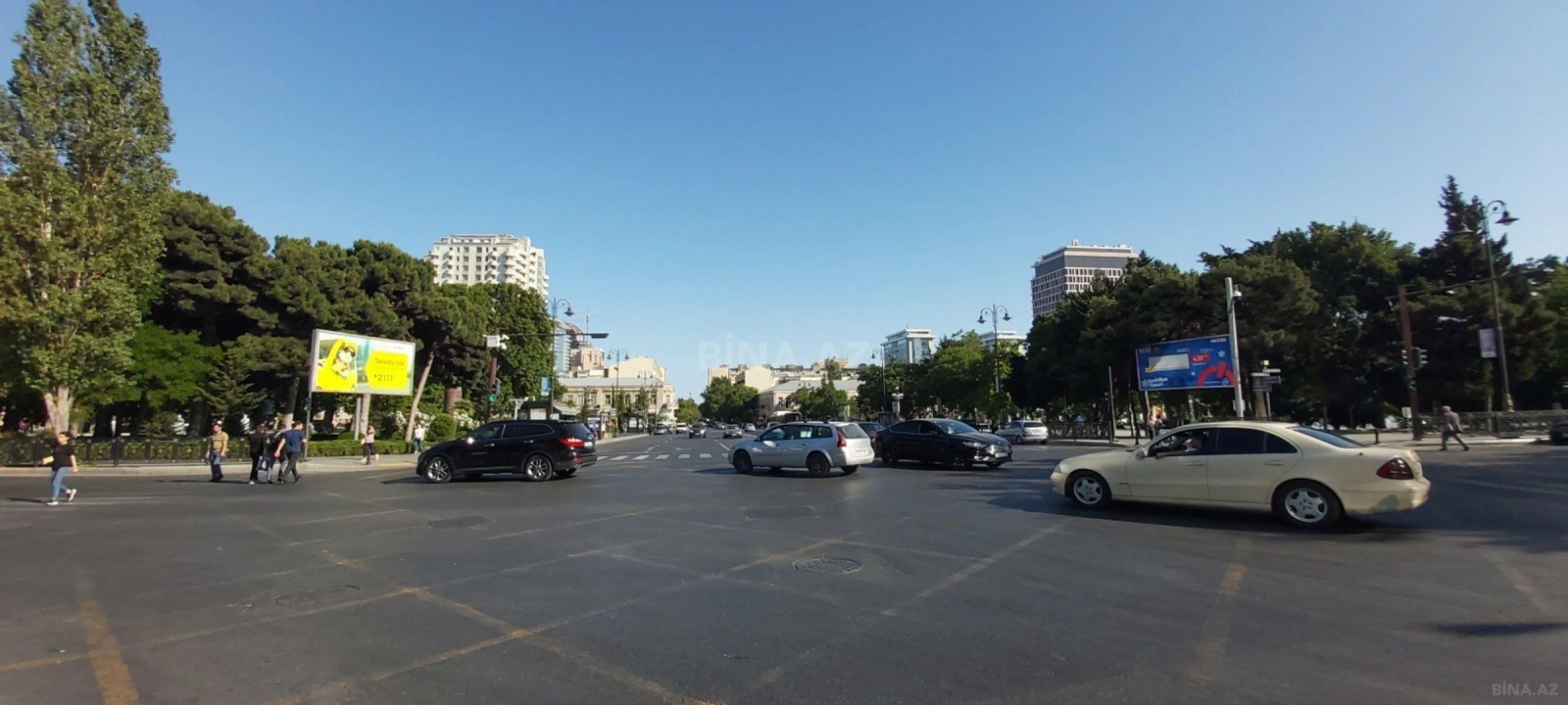 Satılır 3 otaqlı mənzil 137 m²