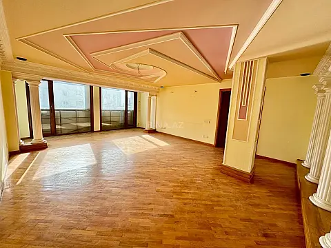 Satılır 3 otaqlı mənzil 137 m²