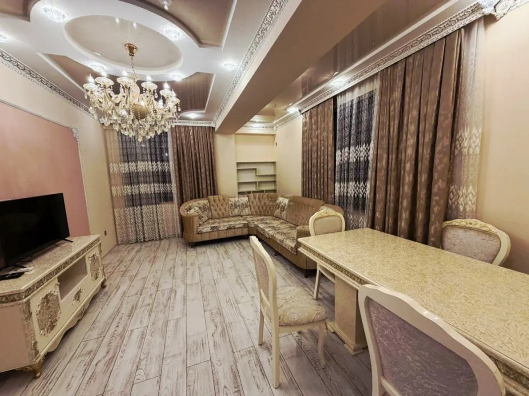 Satılır 3 otaqlı mənzil 123 m²