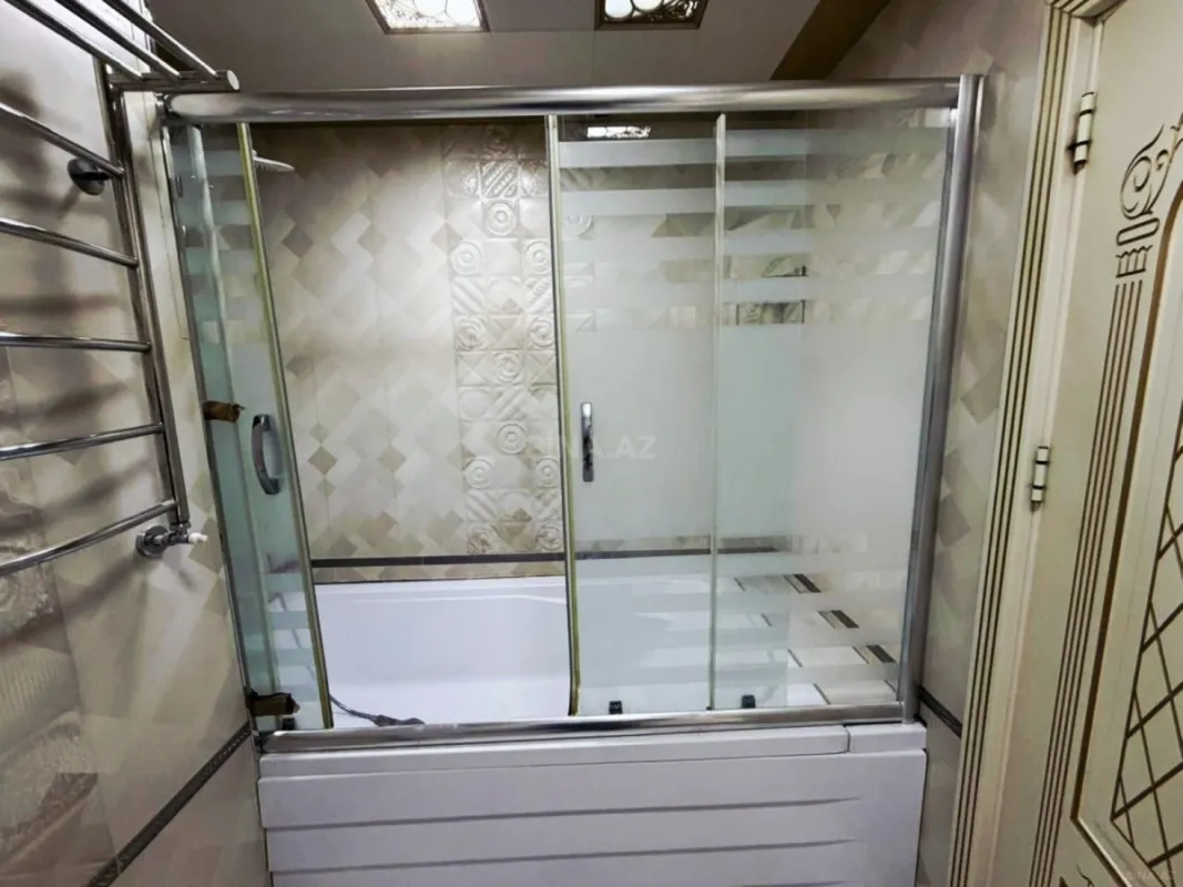 Satılır 3 otaqlı mənzil 123 m²