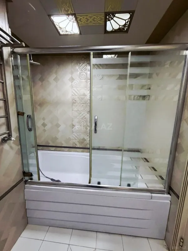 Satılır 3 otaqlı mənzil 123 m²