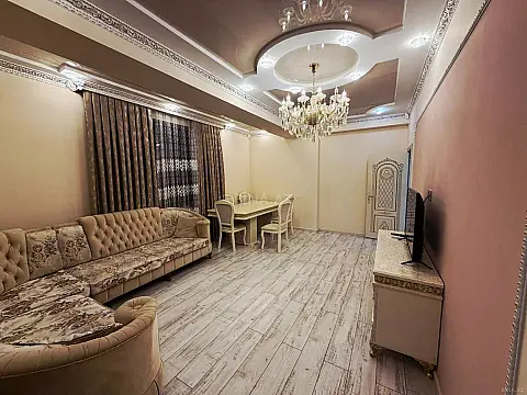 Satılır 3 otaqlı mənzil 123 m²