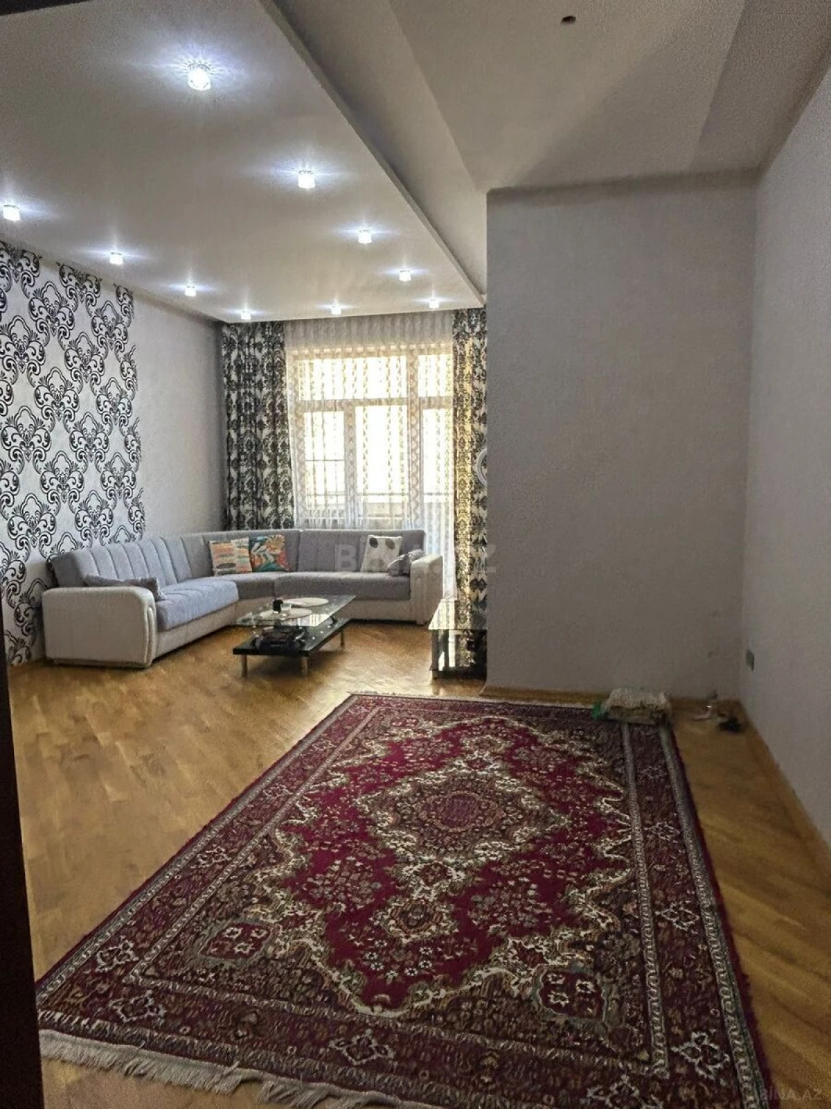 Kirayə verilir 3 otaqlı mənzil 100 m²