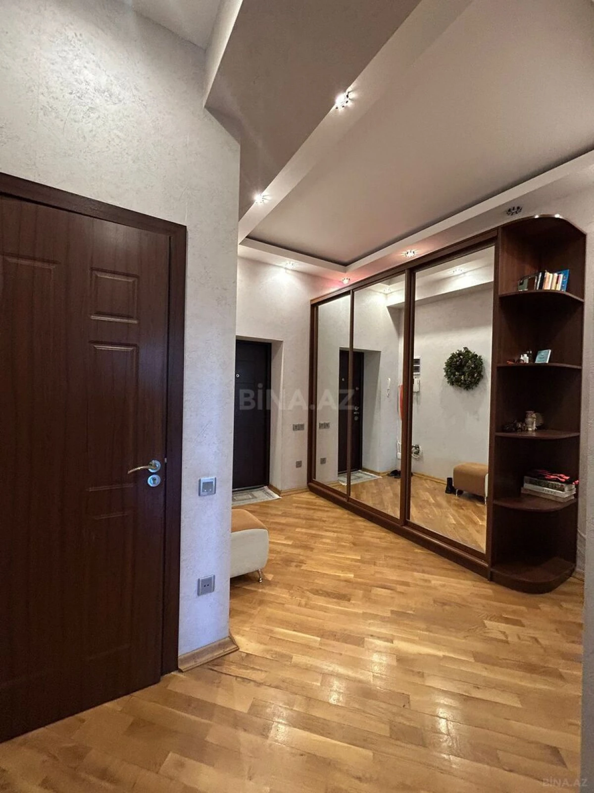 Kirayə verilir 3 otaqlı mənzil 100 m²