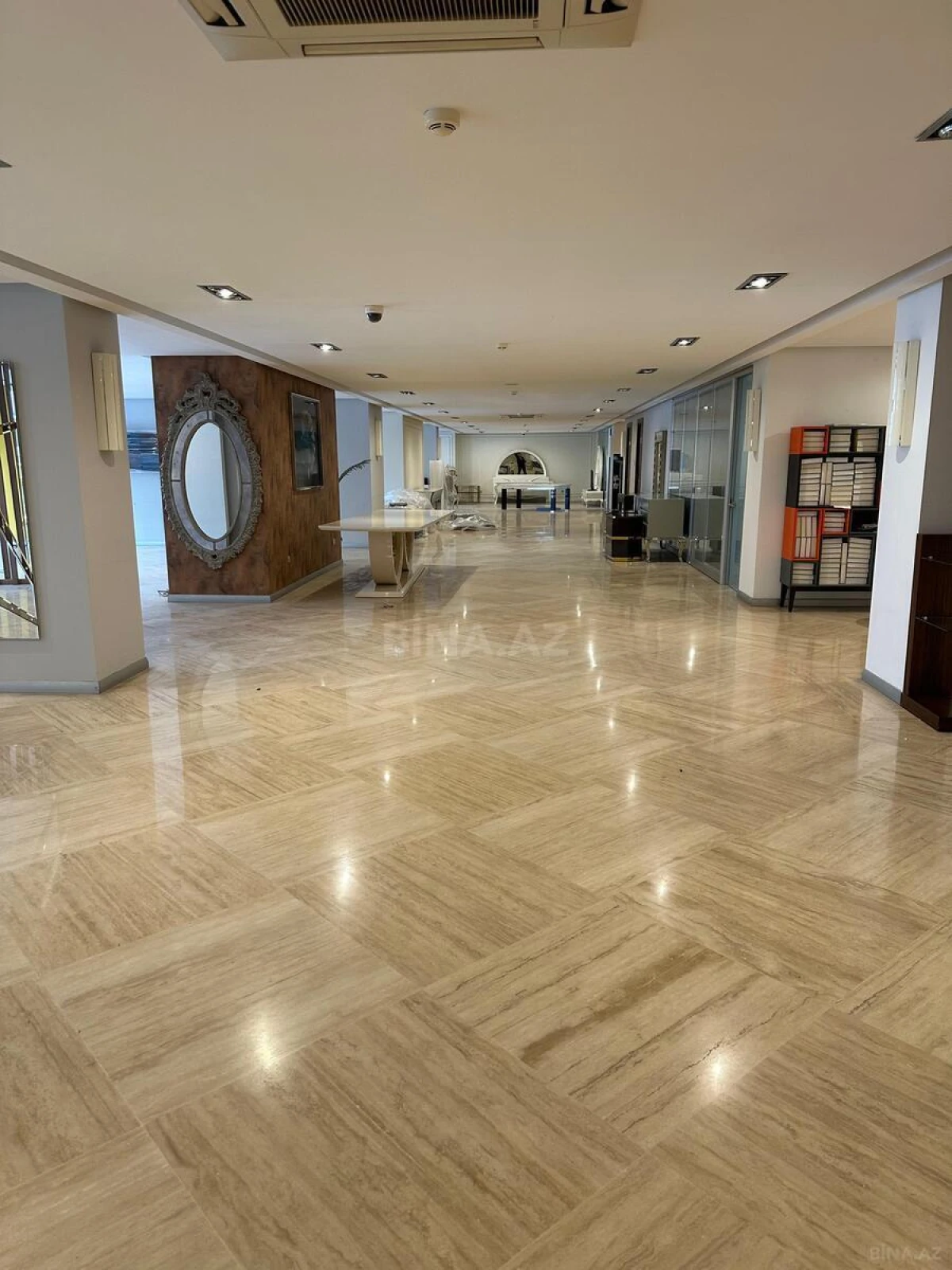 Kirayə verilir obyekt 800 m²