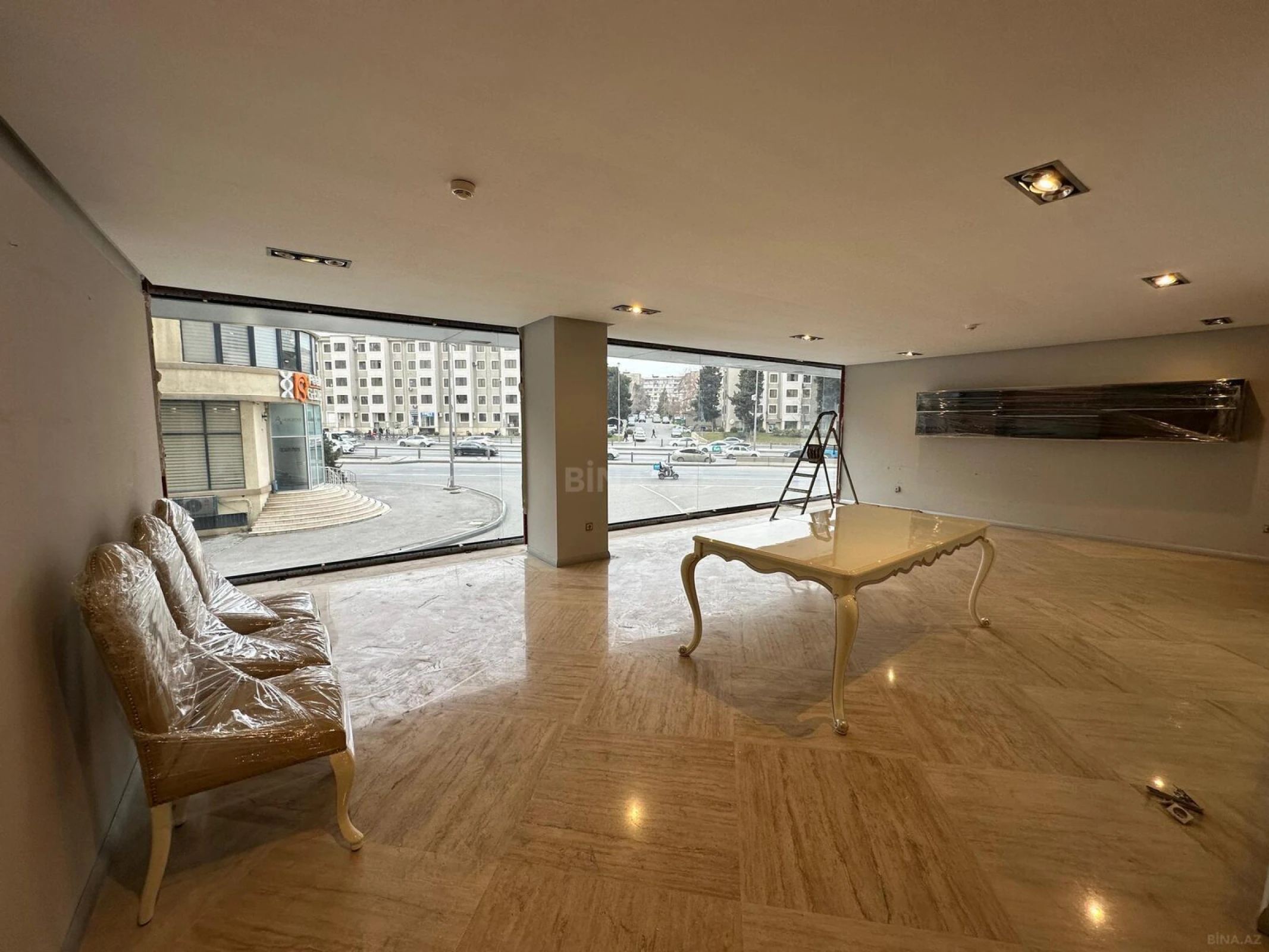 Kirayə verilir obyekt 800 m²