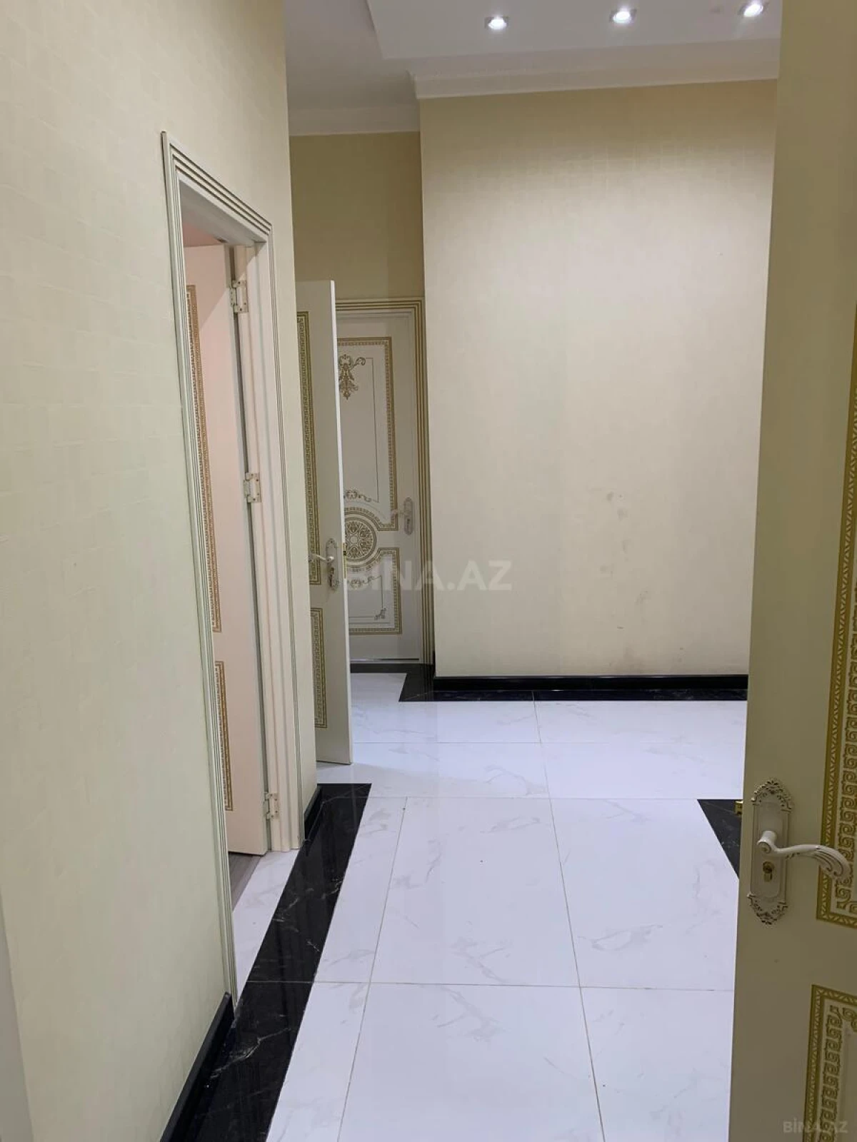 Kirayə verilir 3 otaqlı mənzil 110 m²