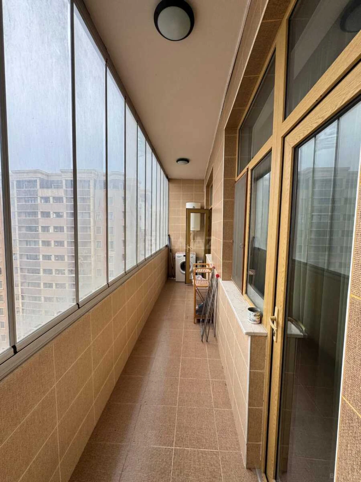 Satılır 4 otaqlı mənzil 200 m²