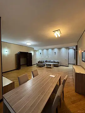 Satılır 4 otaqlı mənzil 200 m²