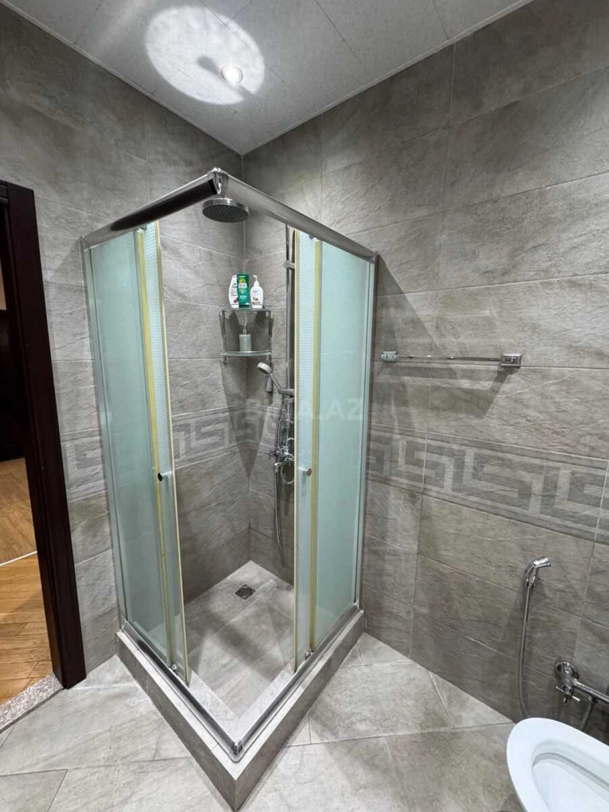 Satılır 4 otaqlı mənzil 200 m²