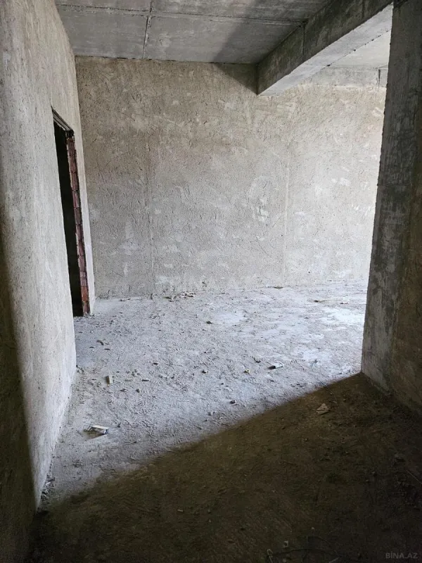 Satılır 2 otaqlı mənzil 83 m²