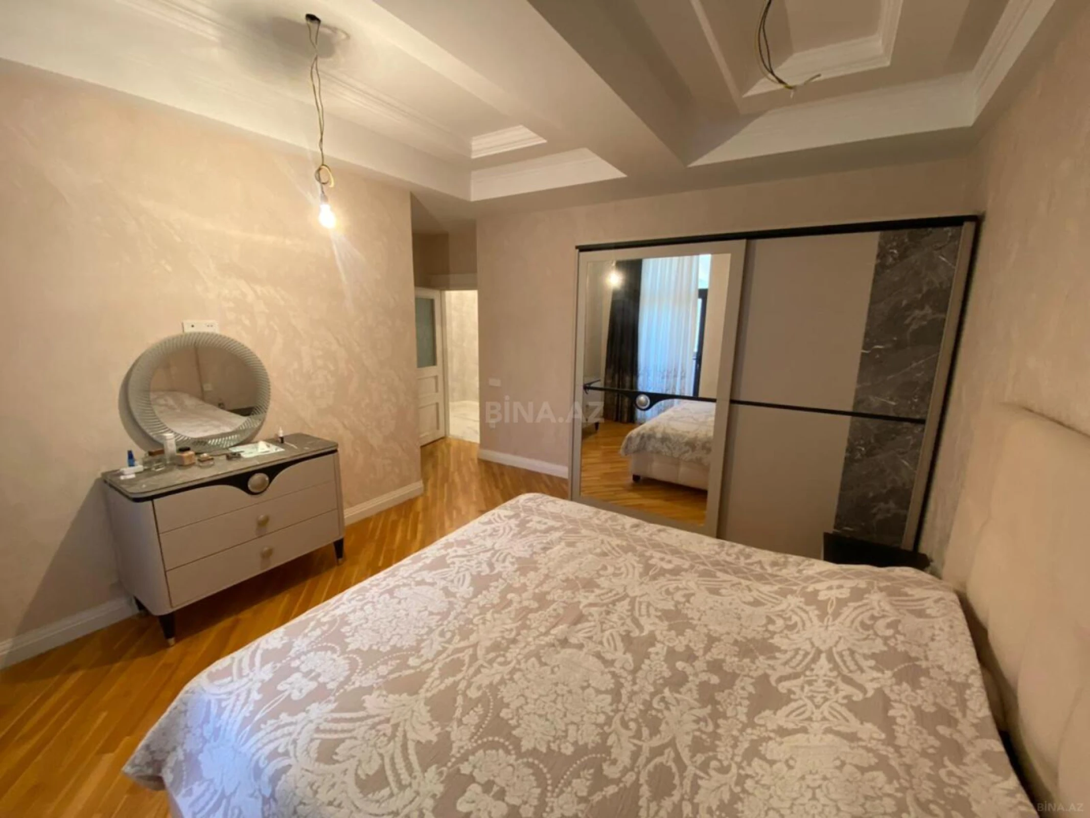 Satılır 3 otaqlı mənzil 112 m²