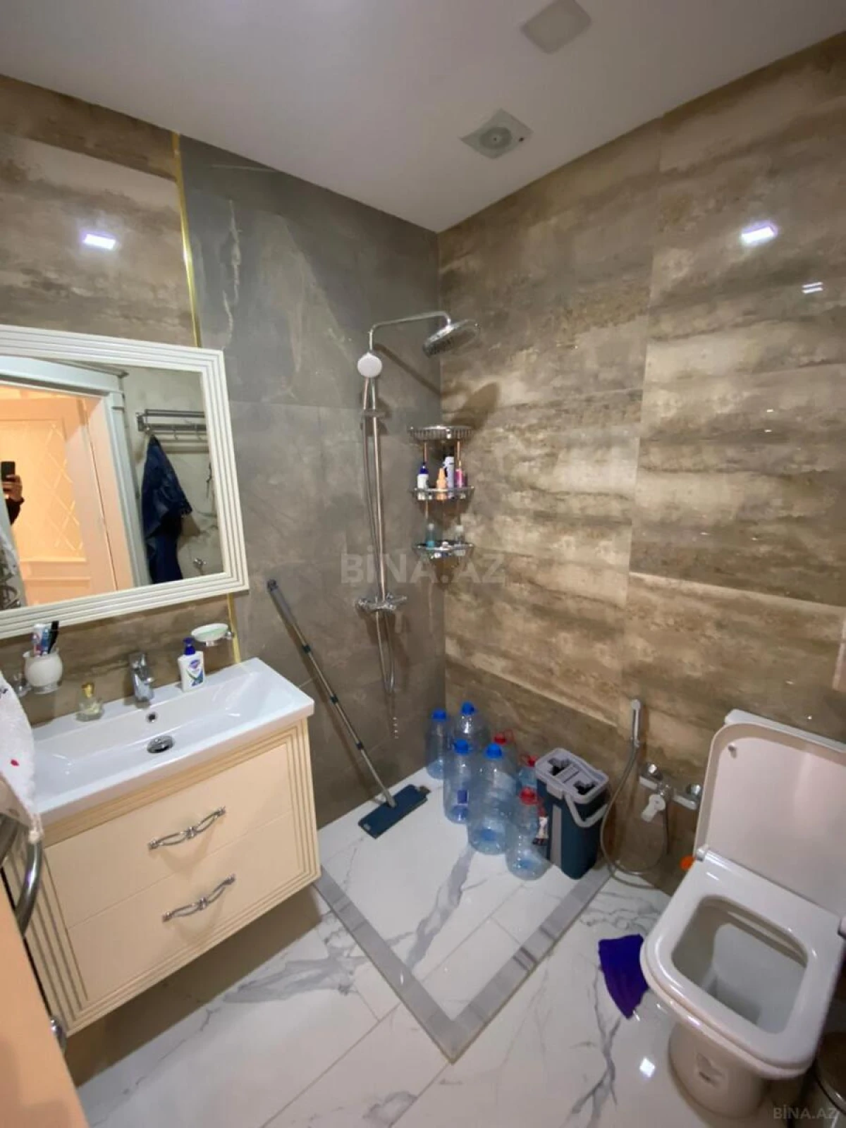 Satılır 3 otaqlı mənzil 112 m²