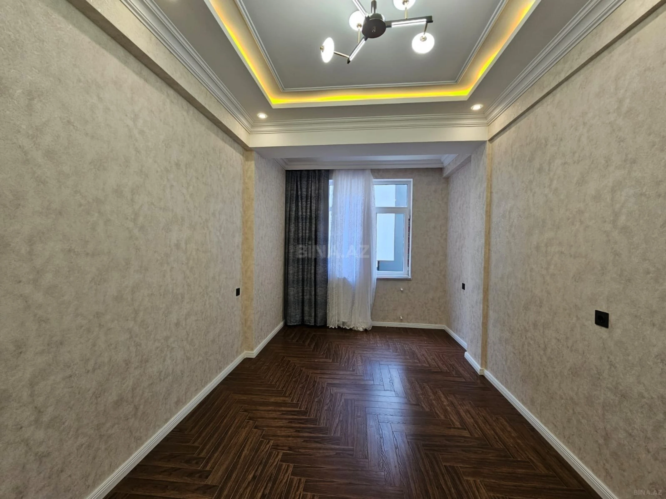 Satılır 3 otaqlı mənzil 112 m²
