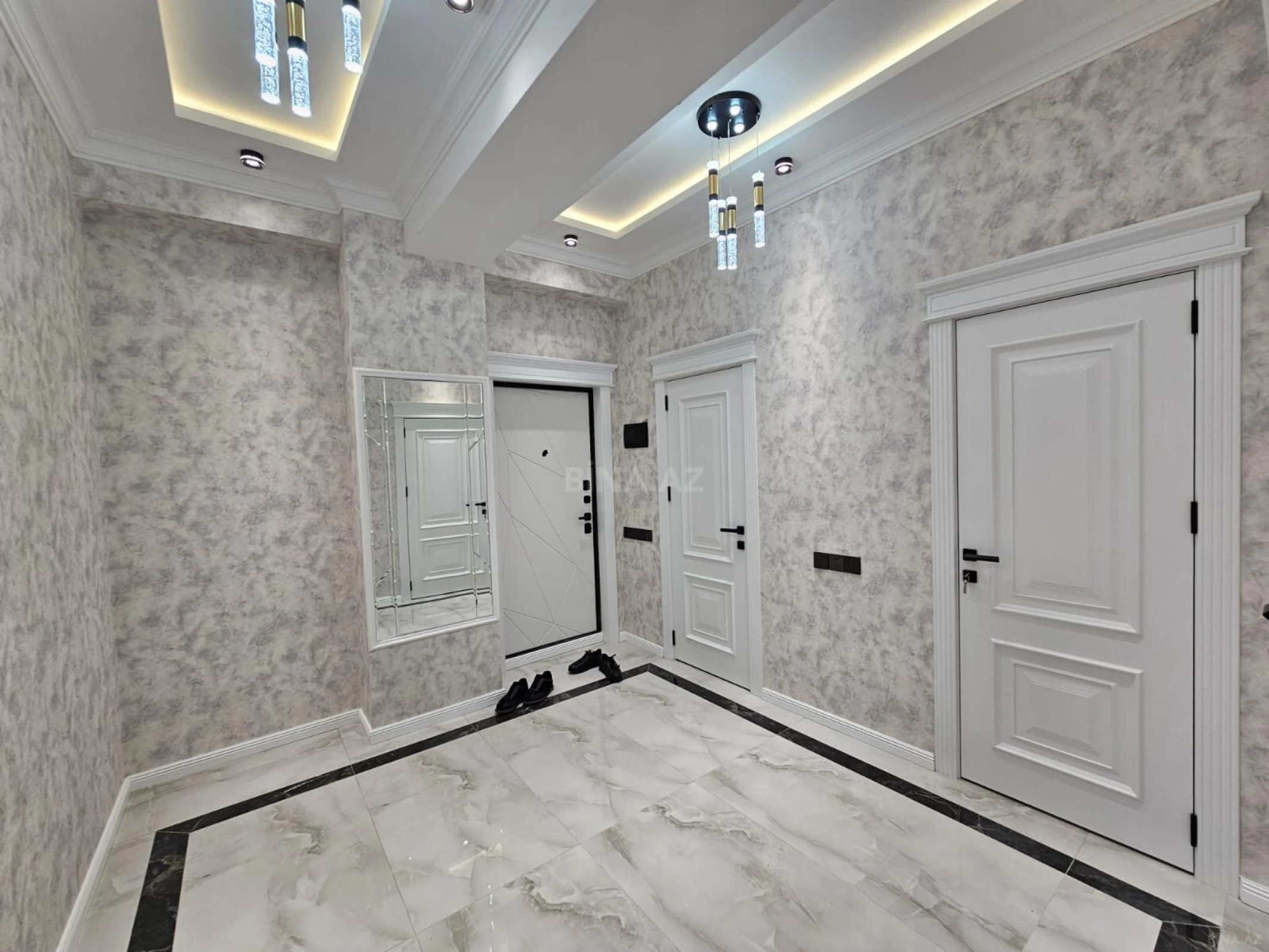 Satılır 3 otaqlı mənzil 112 m²