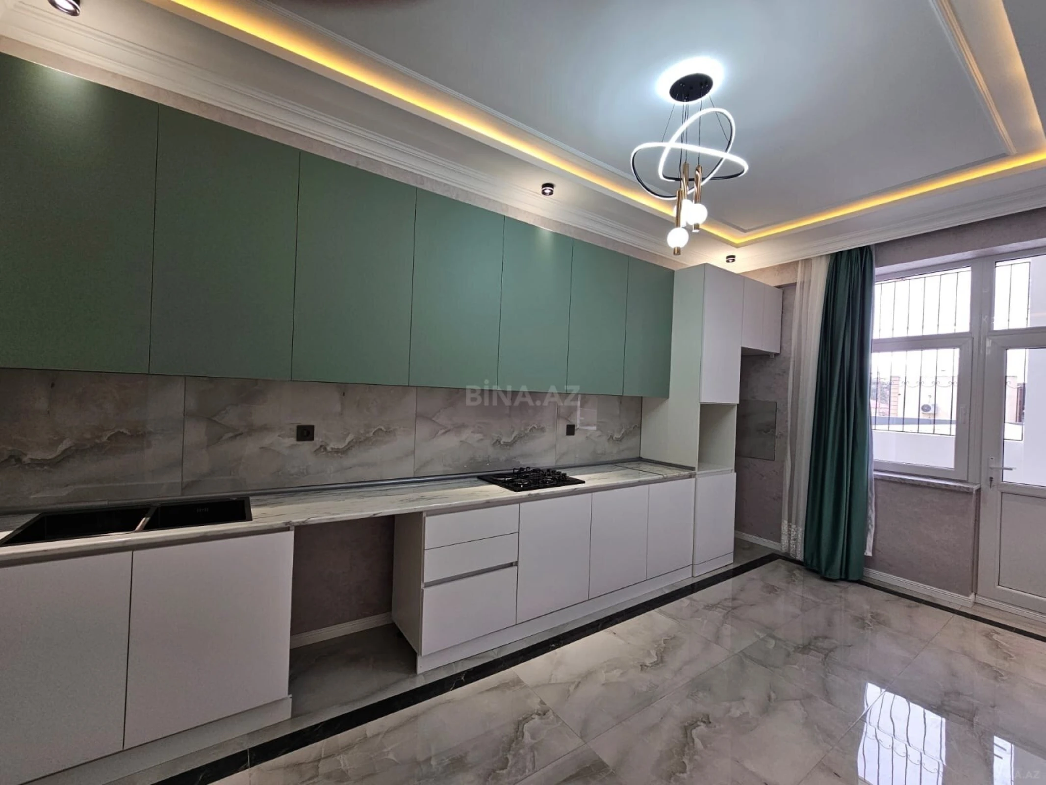 Satılır 3 otaqlı mənzil 112 m²