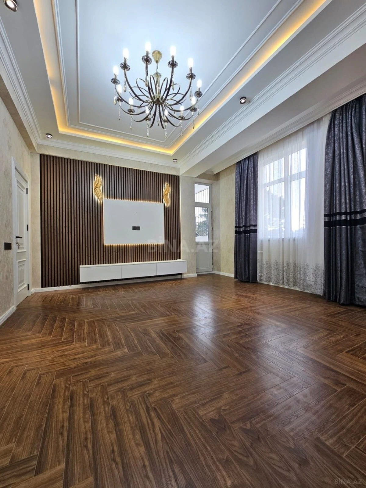 Satılır 3 otaqlı mənzil 112 m²