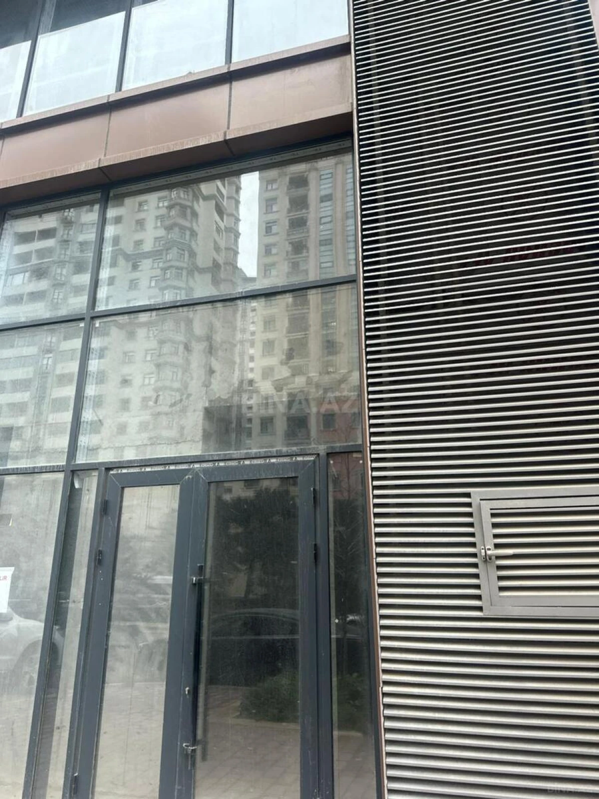 Satılır obyekt 92.5 m²